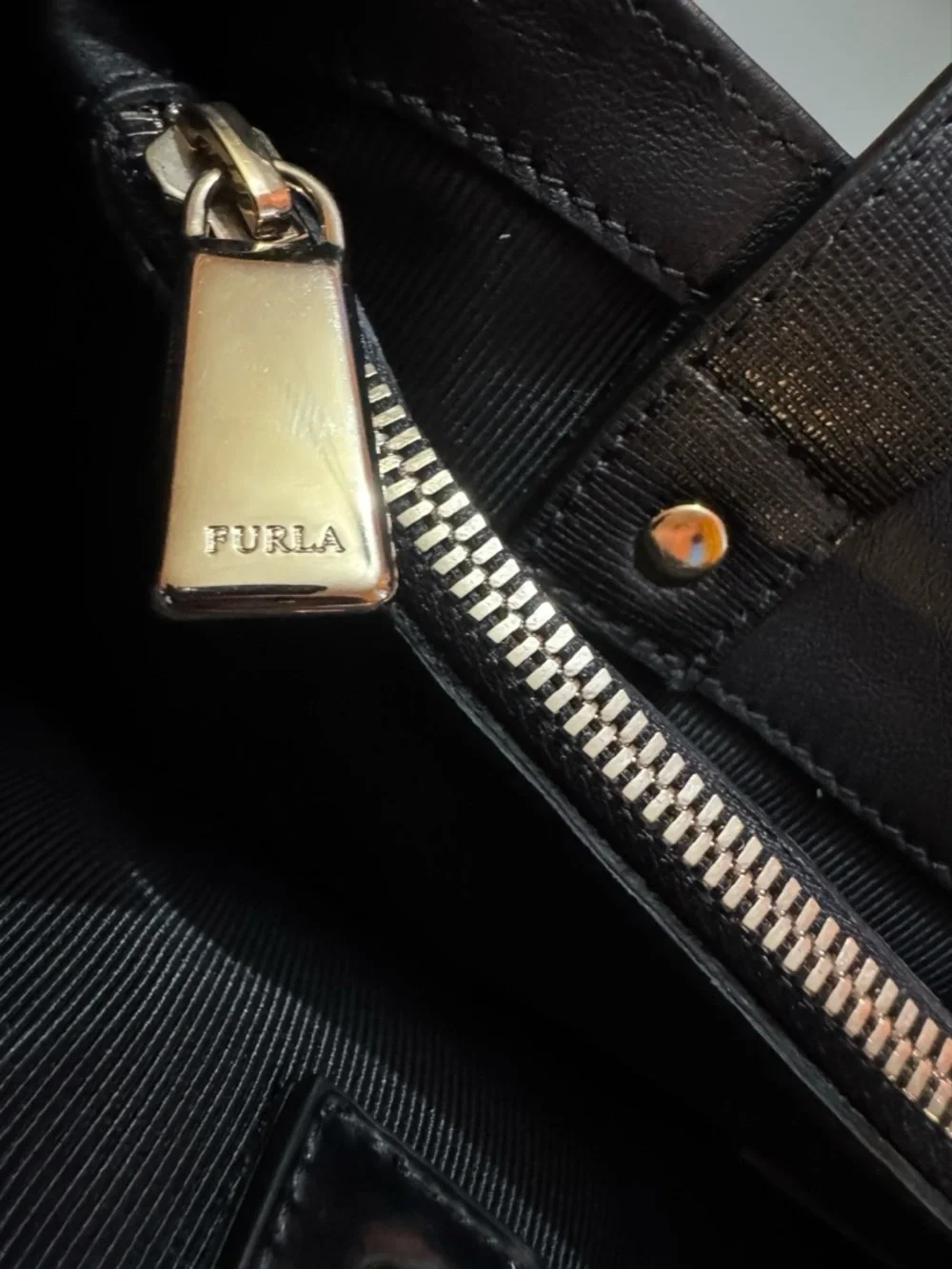 FURLA Musa BiColor Patent & Saffiano Leather Tote Bag. Rare. Limited Edition. - Picture 10 of 16